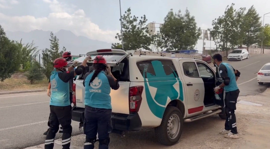 TUNCELİ DEVLET HASTANESİ'NDE MUHTEMEL BİR DEPREM SENARYOSU ÜZERİNDEN GERÇEKLEŞTİRİLEN TAHLİYE...