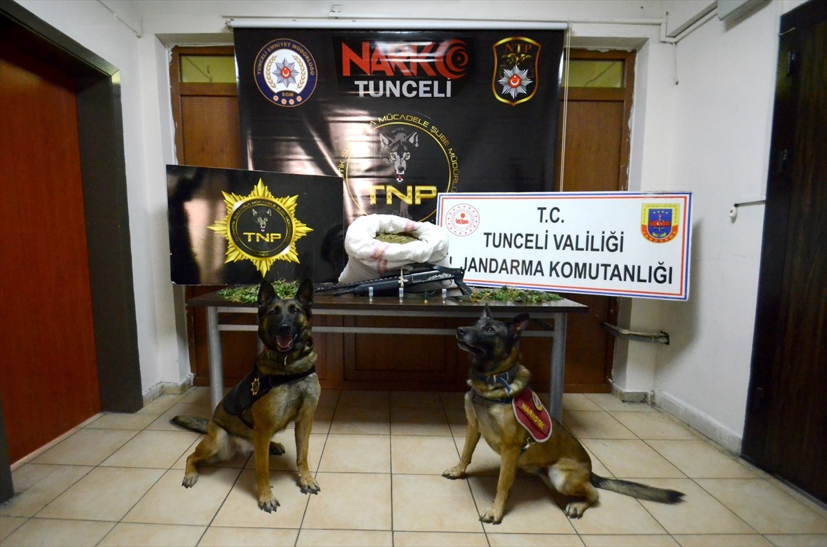Tunceli merkezli 3 ilde düzenlenen uyuşturucu operasyonunda 2 şüpheli gözaltına alındı. Ekipler...