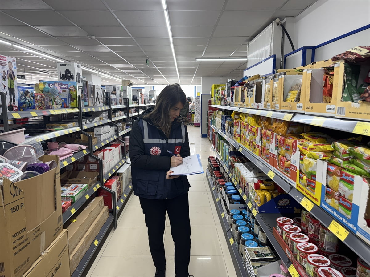 Tunceli'de ramazan ayı öncesi fahiş fiyat artışlarının önüne geçilmesi amacıyla Ticaret İl...