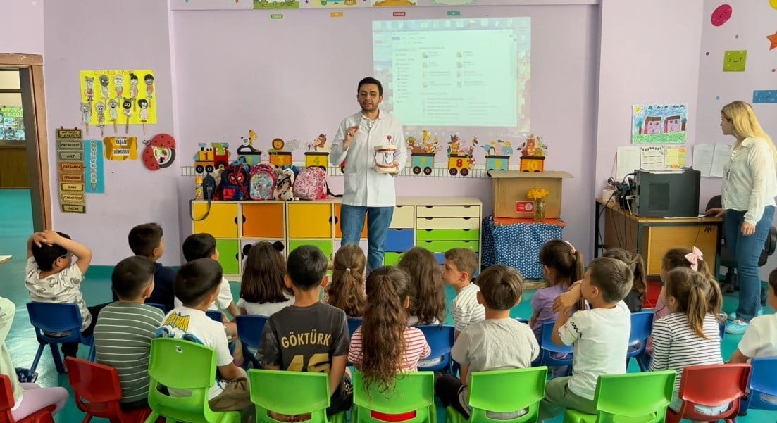 TUNCELİ’DE ÇOCUKLARA AĞIZ VE DİŞ SAĞLIĞI, EL HİJYENİ, AFETE HAZIRLIK, AİLE HEKİMLİĞİ VE AKILCI...