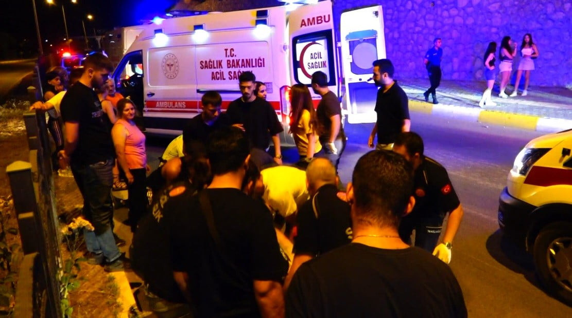 TUNCELİ’DE MEYDANA GELEN MOTOSİKLET KAZASINDA MOTOSİKLETTE BULUNAN 2 GENÇ YARALANDI.