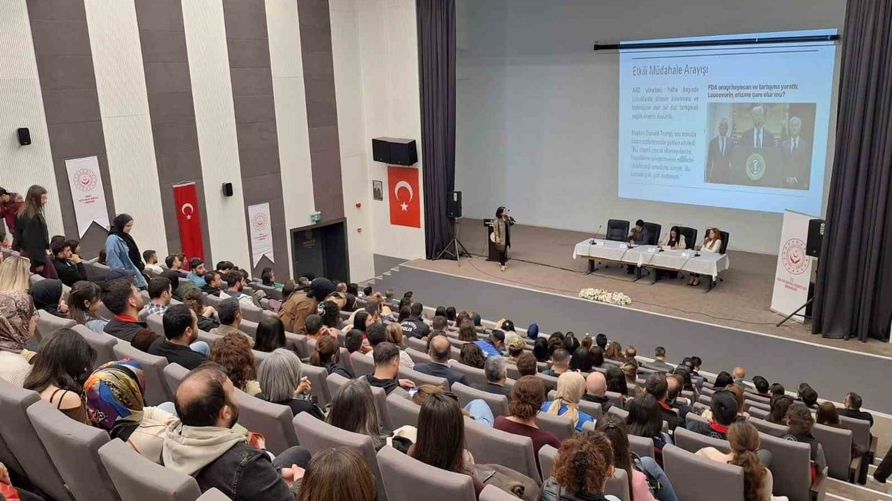 Tunceli'de Otizm Farkındalığı İçin Panel Düzenlendi