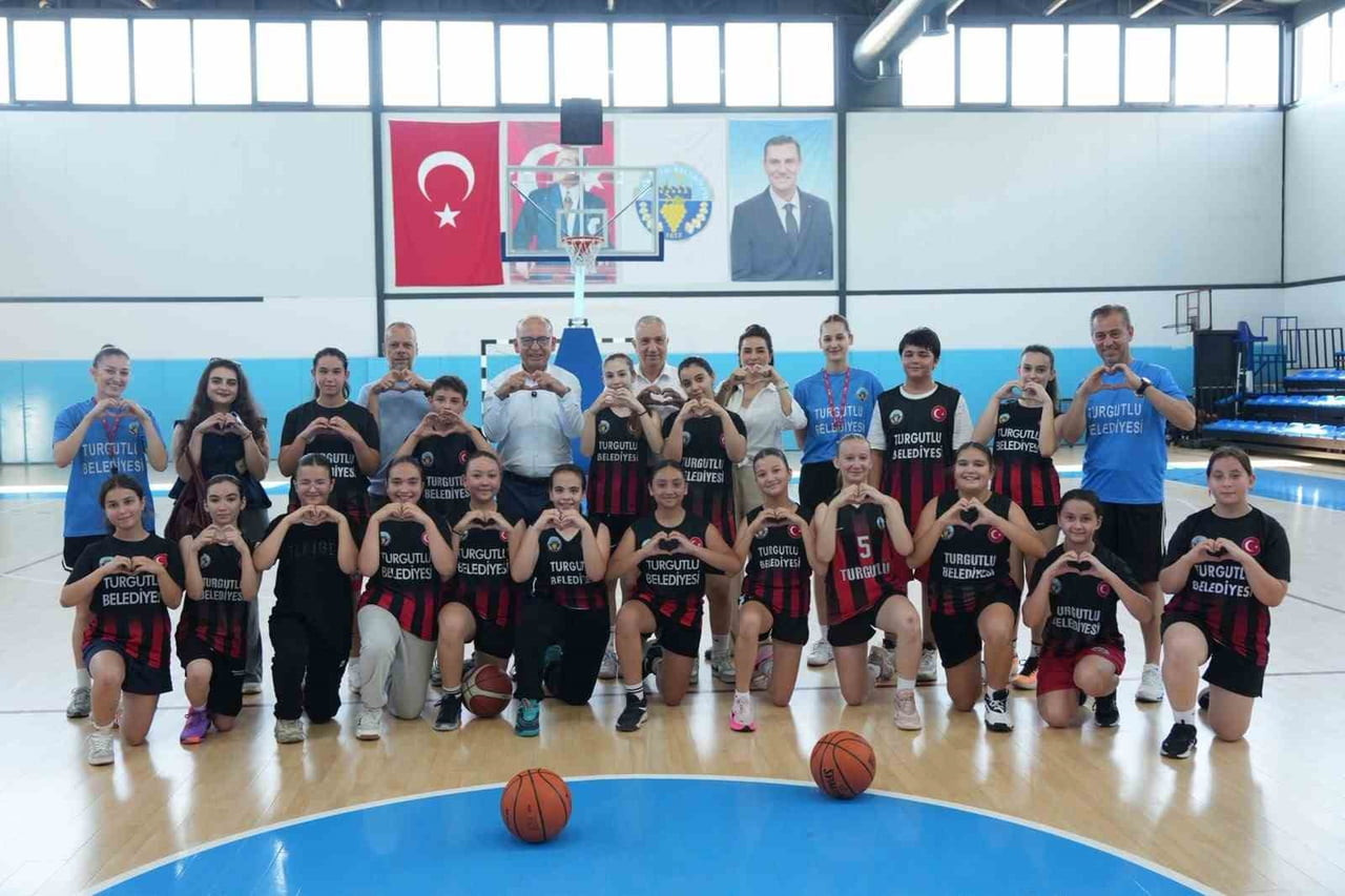TURGUTLU BELEDİYESİ TARAFINDAN DÜZENLENEN YAZ SPOR KURSLARI İLK DERSLERİNE BAŞLADI. KURSLARIN...