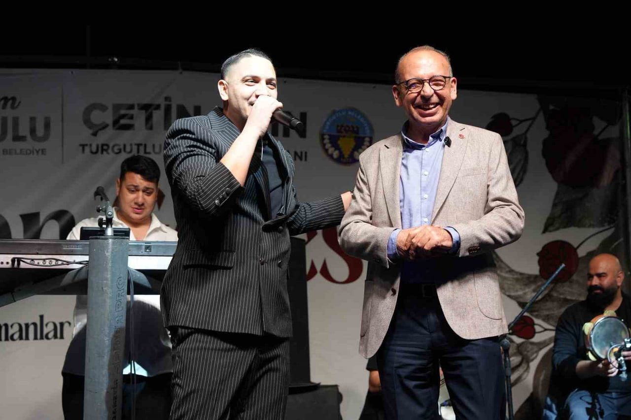 TURGUTLU BELEDİYESİ VE MANİSA BÜYÜKŞEHİR BELEDİYESİ İŞ BİRLİĞİYLE DÜZENLENEN ‘ROMAN GECESİ’ İLE...