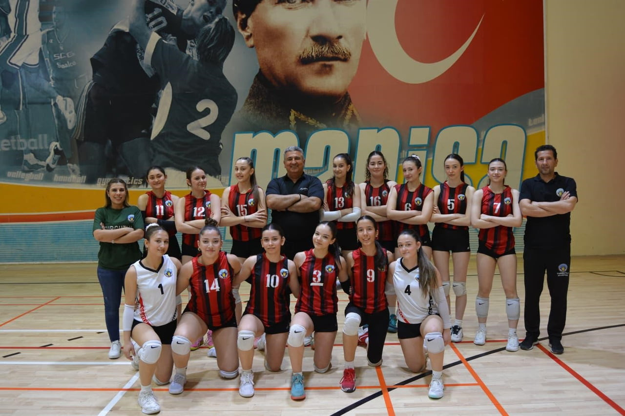 TURGUTLU BELEDİYESİ YILDIZ KIZLAR U17 VOLEYBOL TAKIMI, YILDIZ FİNAL GRUBU MAÇINDA RAKİBİNİ YENEREK...