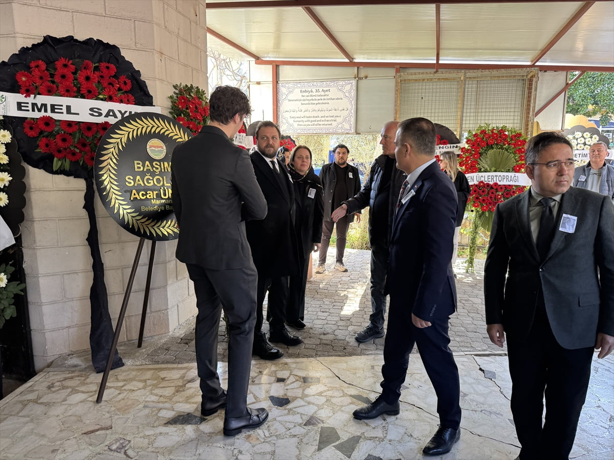 Türk basketbolunun önemli isimlerinden 80 yaşındaki Haluk Okçuoğlu, Muğla'nın Marmaris ilçesinde...