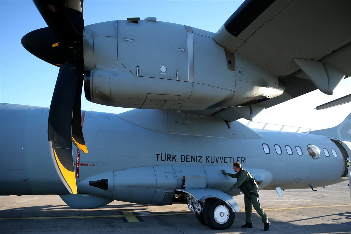 Türk Deniz Kuvvetlerine bağlı 301. Deniz-Hava Filo Komutanlığı bünyesindeki P-72 deniz karakol...