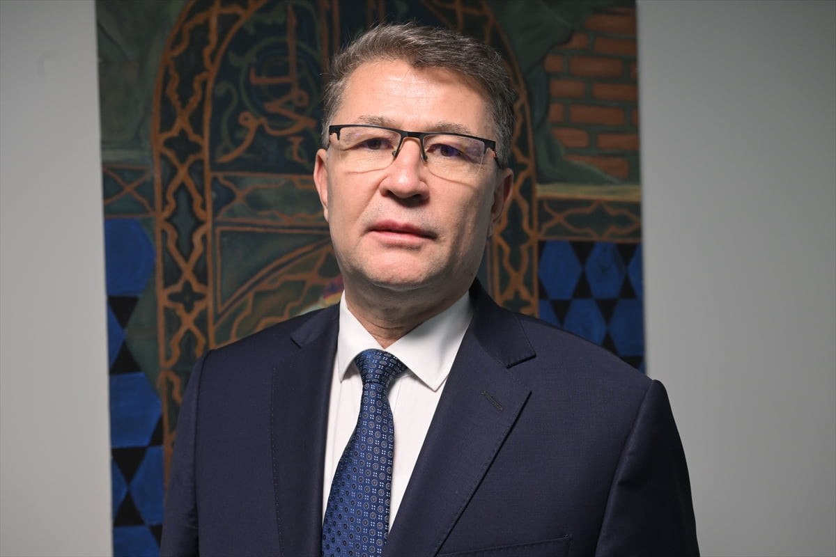 Türk Dil Kurumu (TDK) Başkanı Prof. Dr. Osman Mert, "Dünya Türk Dil Ailesi Günü" konferansı için...