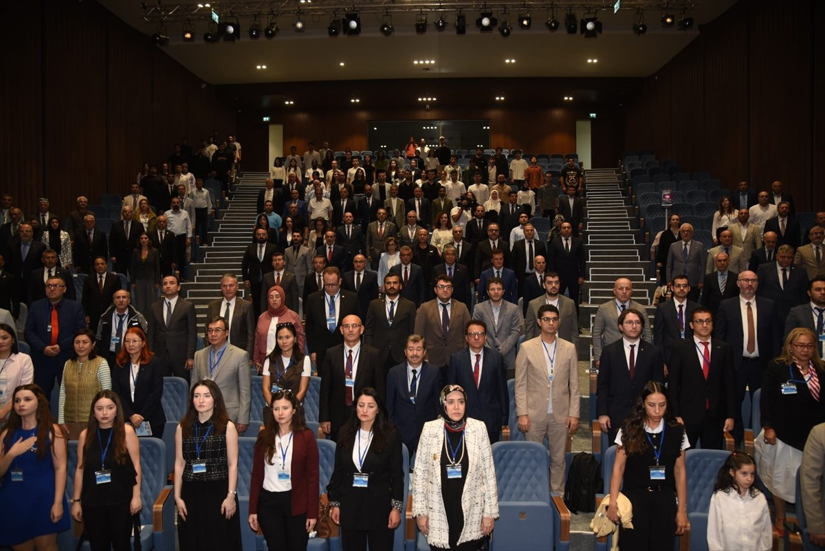 Türk dünyasının birlik ve geleceğinin ele alındığı, çeşitli alanlarda iş birliği imkanlarının...