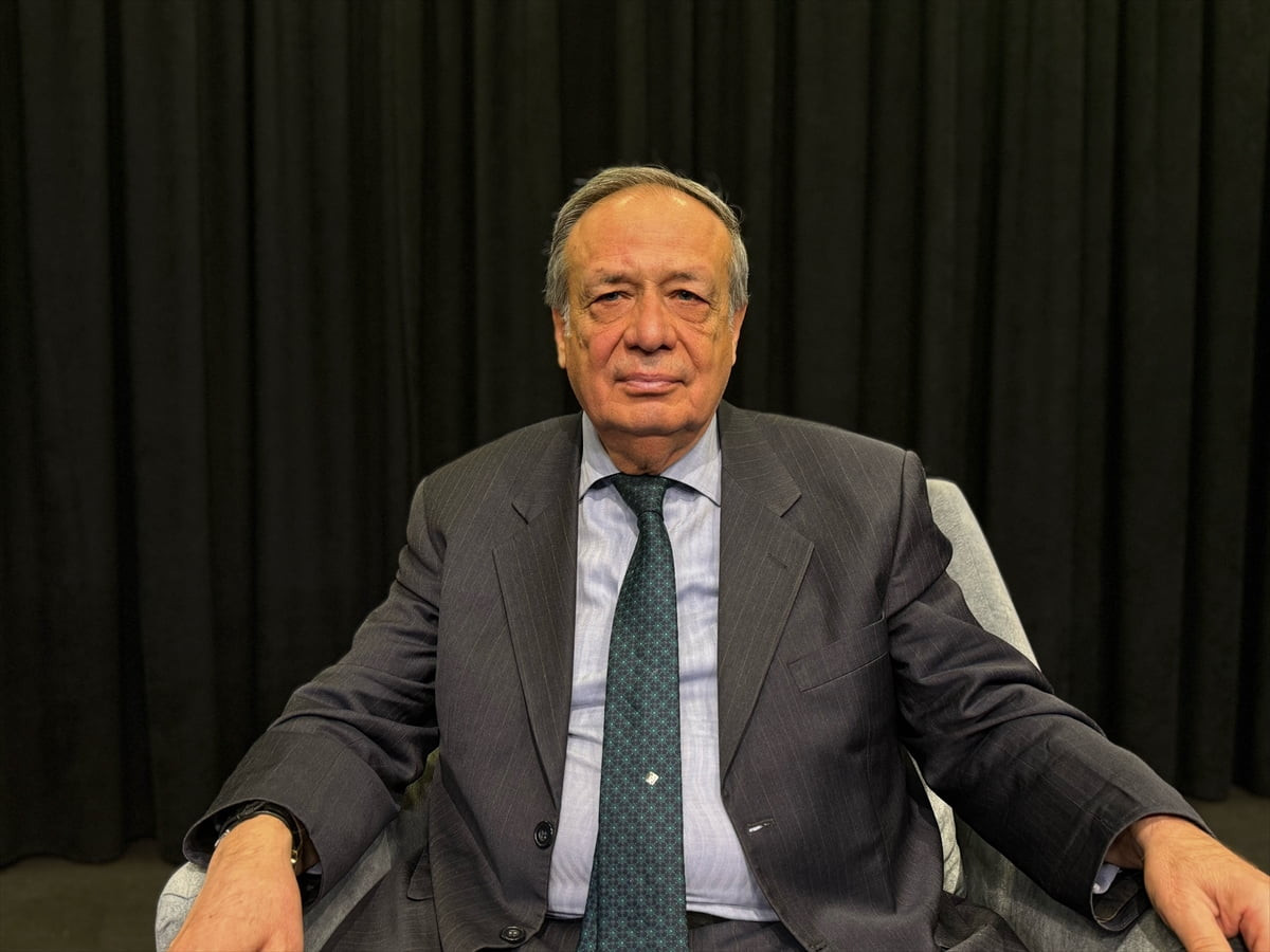 Türk edebiyatı ve düşünce dünyasının önemli isimlerinden Prof. Dr. Mehmet Kaplan, vefatının 40....