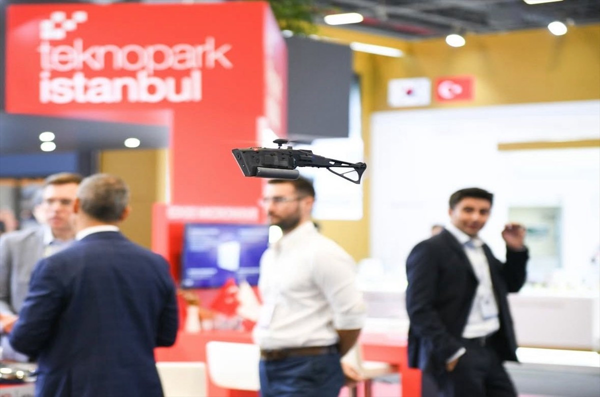 Türk firmanın ürettiği "nano" sınıf insansız helikopter "Nanoalp", keşif ve istihbaratta güvenlik...