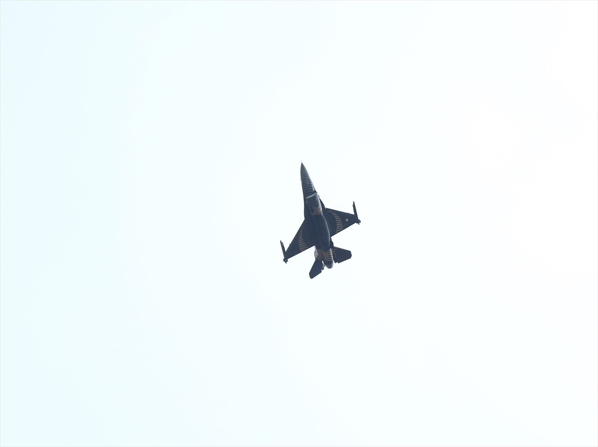  Türk Hava Kuvvetleri akrobasi timi SOLOTÜRK, Balıkesir'in düşman işgalinden kurtuluşunun 103. yıl...