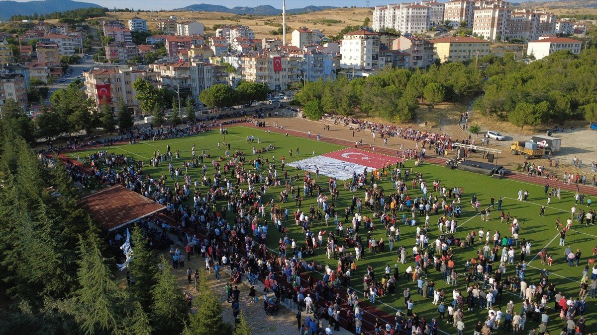Türk Hava Kuvvetleri akrobasi timi SOLOTÜRK, Manisa'nın Demirci ilçesinde "Kurtuluş Festivali"...