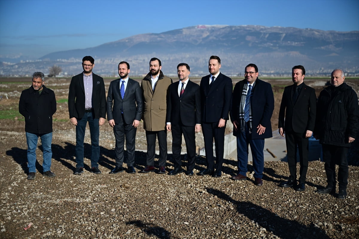 Türk Havacılık ve Uzay Sanayii (TUSAŞ) Genel Müdürü Mehmet Demiroğlu (sağ 3), Kahramankazan'daki...