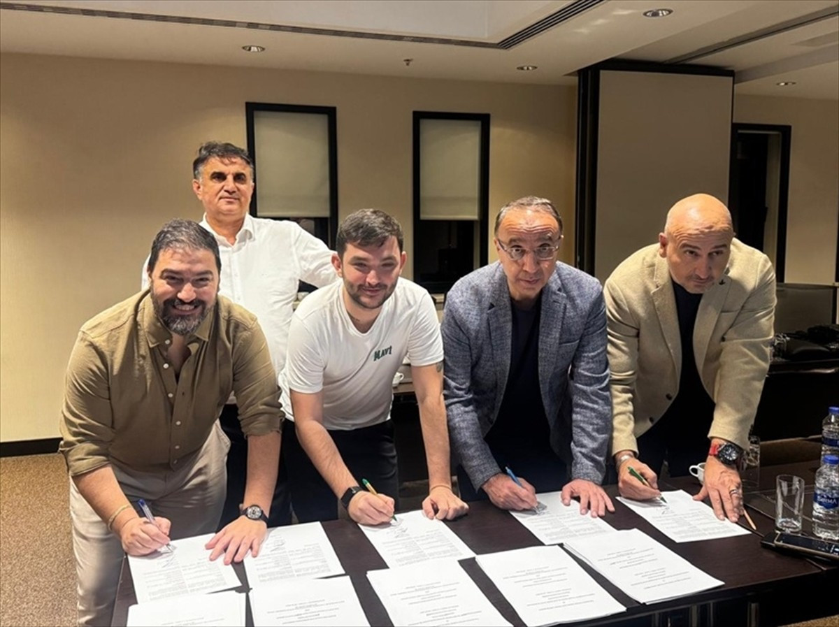 TÜRK-İŞ'e bağlı Koop-İş Sendikası ile saat markası Swatch Group Türkiye arasında toplu iş...