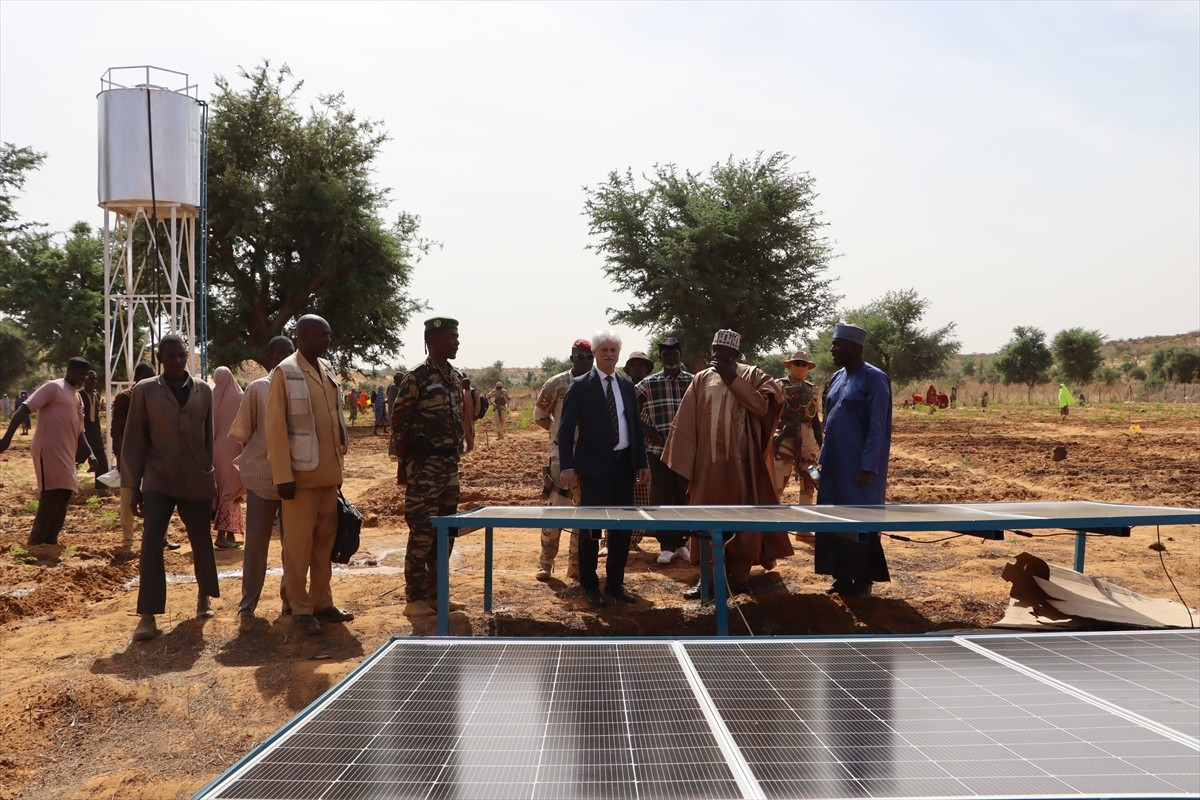 Türk İşbirliği ve Koordinasyon Ajansı Başkanlığı (TİKA), Nijer’de kuraklıktan etkilenen çiftçilere...