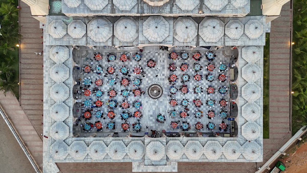 Türk İşbirliği ve Koordinasyon Ajansı Başkanlığı (TİKA) ve Aziz Mahmud Hüdayi Vakfı, ramazan...