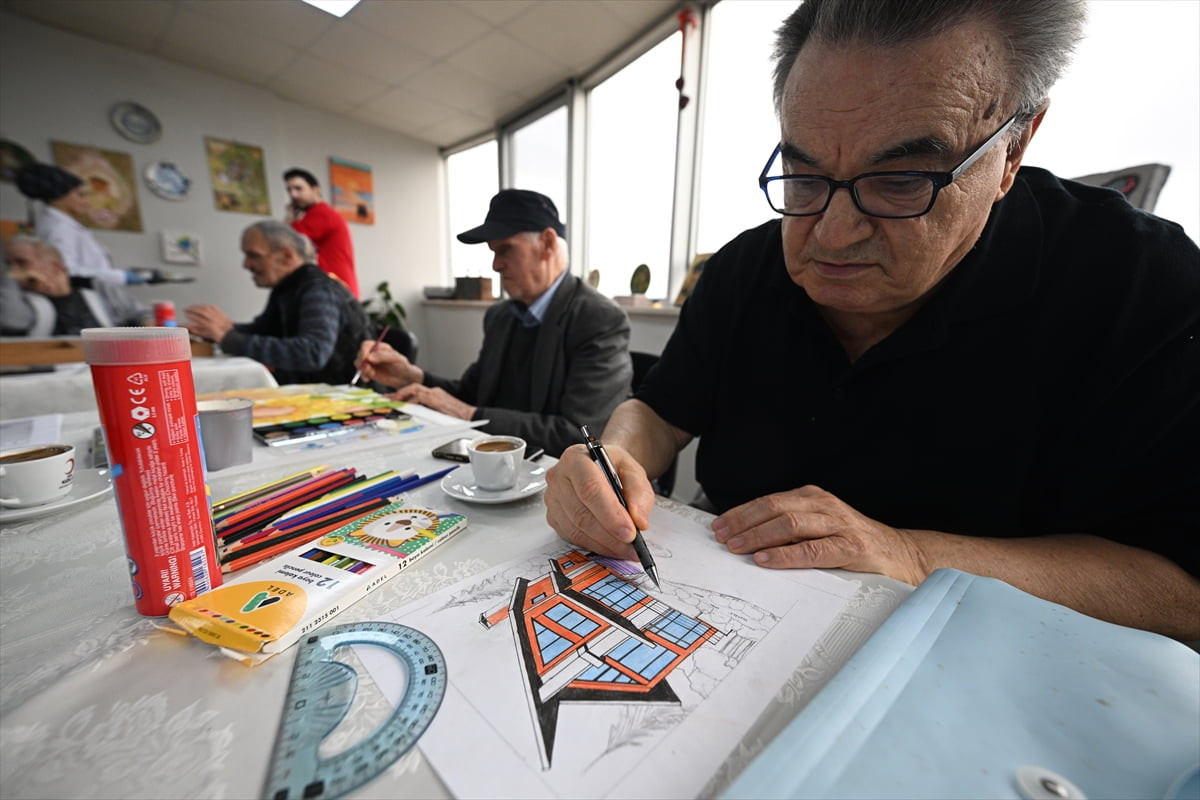 Türk Kızılay Akçakoca-Kaynaşlı Yaşlılar Konukevi ve Bakım Merkezi'nin 60 sakini, sıcak aile...