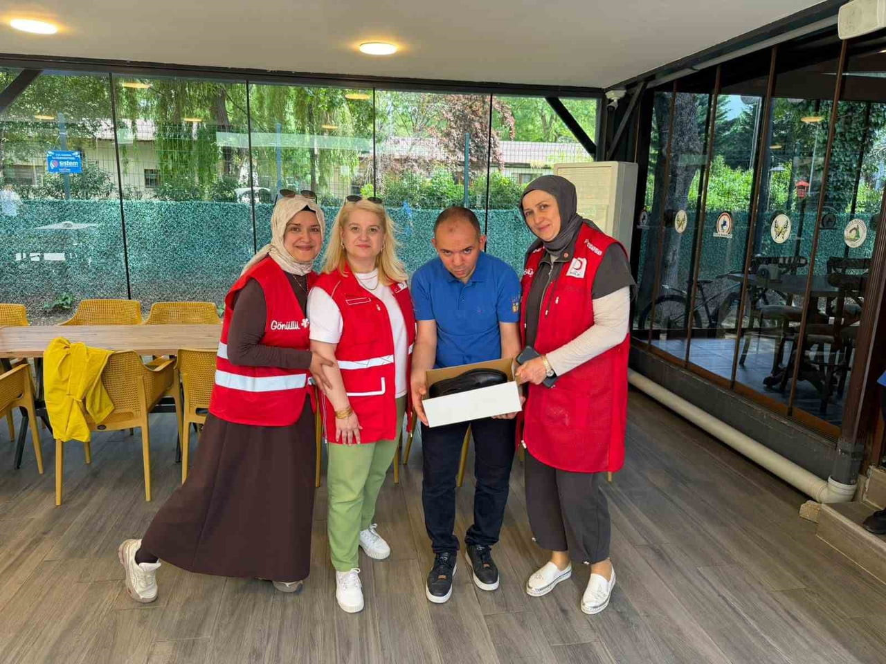 TÜRK KIZILAY DÜZCE ŞUBESİ 10-16 MAYIS ENGELLİLER HAFTASI KAPSAMINDA KUSURSUZ KAFE ÇALIŞANLARIYLA...