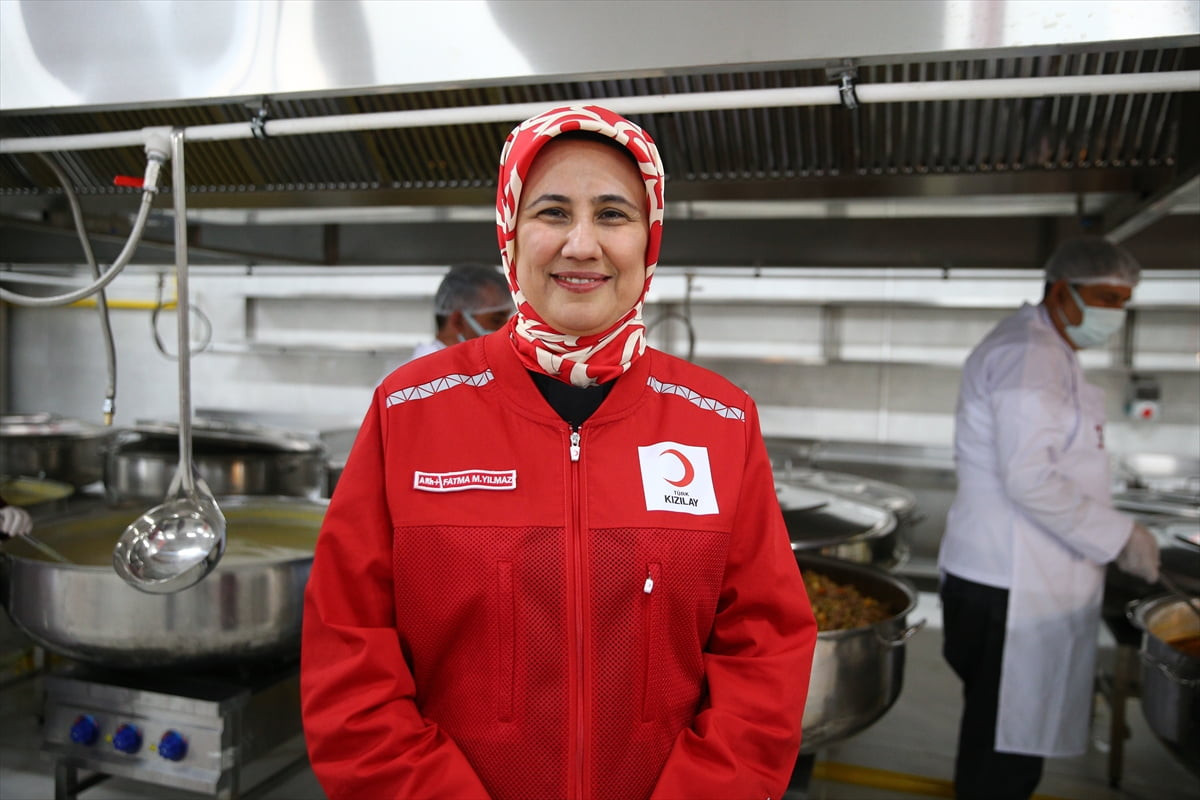 Türk Kızılay Genel Başkanı Fatma Meriç Yılmaz, "81 İlde 81 Aşevi" projesi kapsamında yıl sonuna...