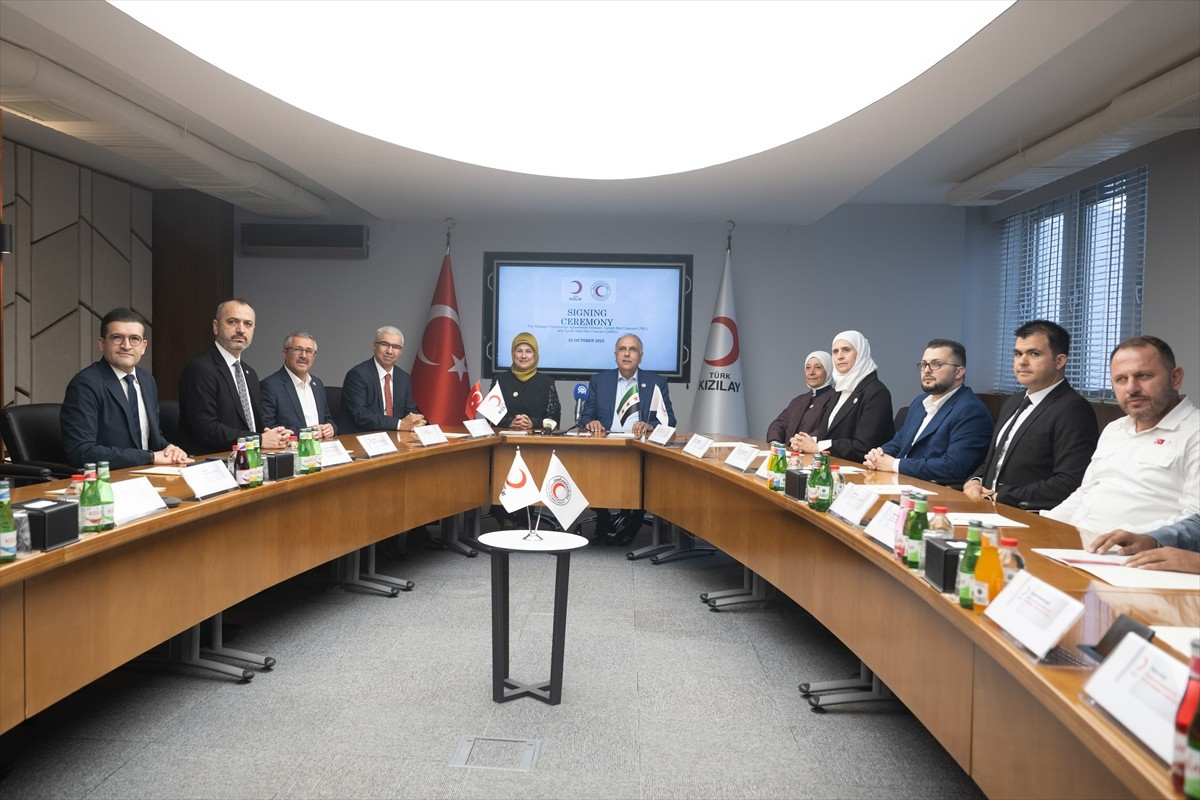 Türk Kızılay ile Suriye Arap Kızılayı arasında 3 ayrı alanda işbirliğini öngören protokol...