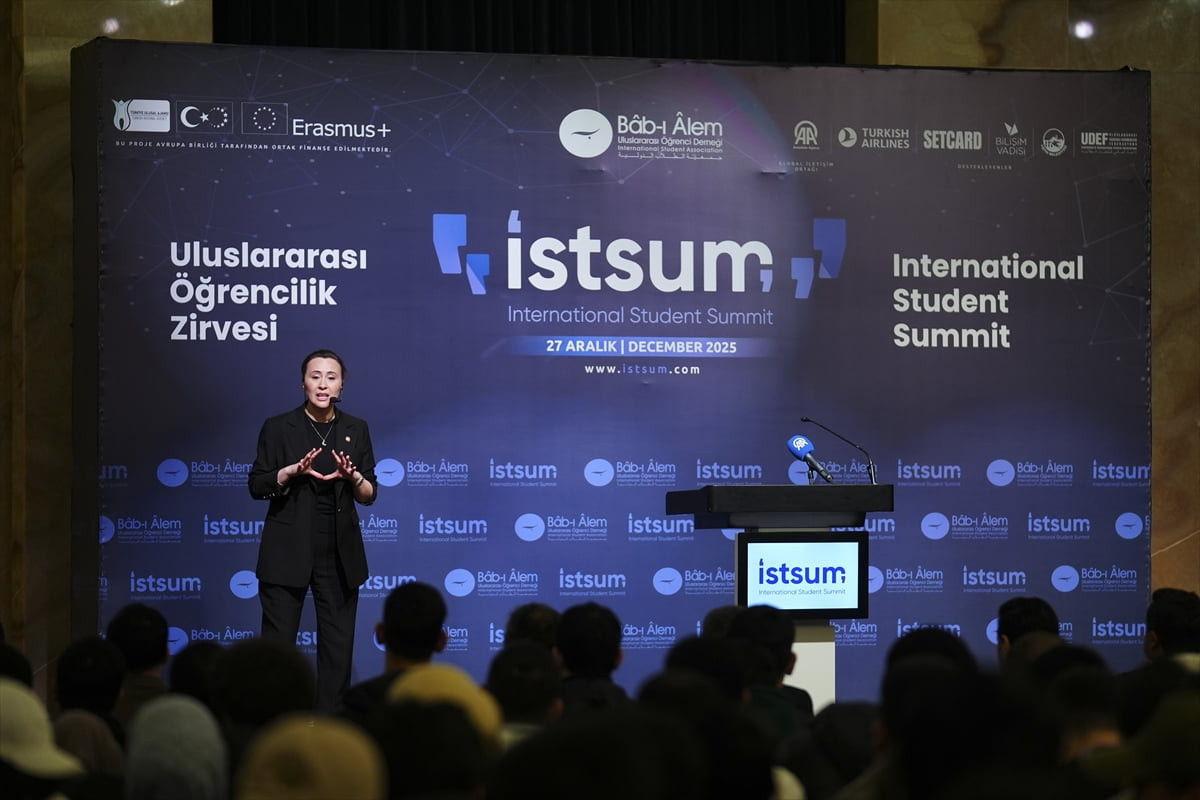 Türk Kızılay İstanbul İl Başkanı Burcu Kösem, Anadolu Ajansının (AA) Global İletişim Ortağı...