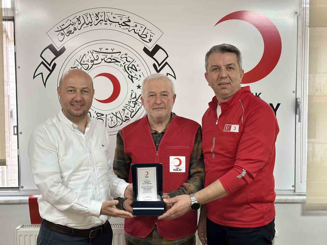 TÜRK KIZILAY MANİSA İL MERKEZİ, RAMAZAN AYINDAKİ ÖZVERİLİ ÇALIŞMALARIYLA ÖNE ÇIKAN TEMSİLCİ VE...