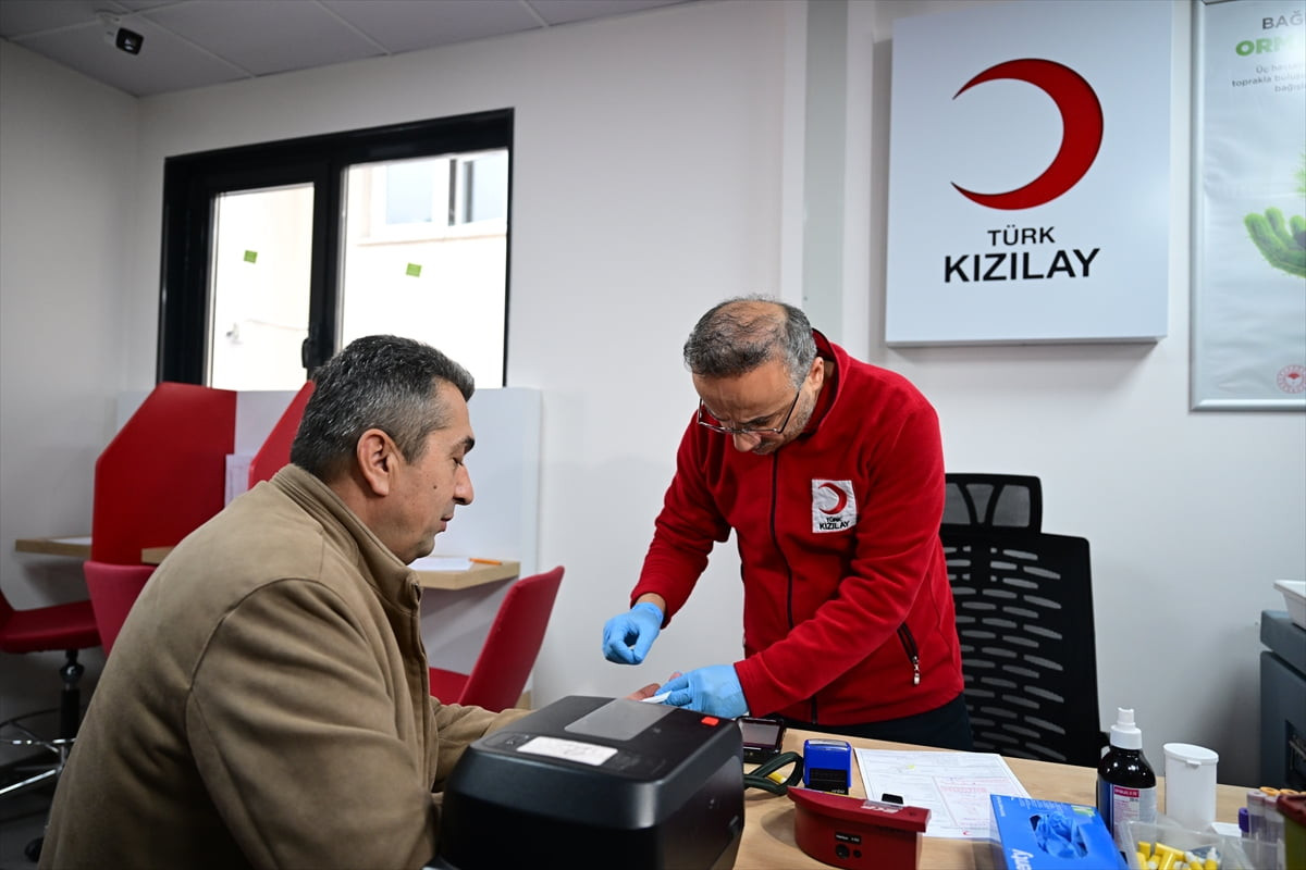 Türk Kızılay Sümer Günay Kan Alma Birimi, Ümraniye Eğitim ve Araştırma Hastanesi bahçesinde...