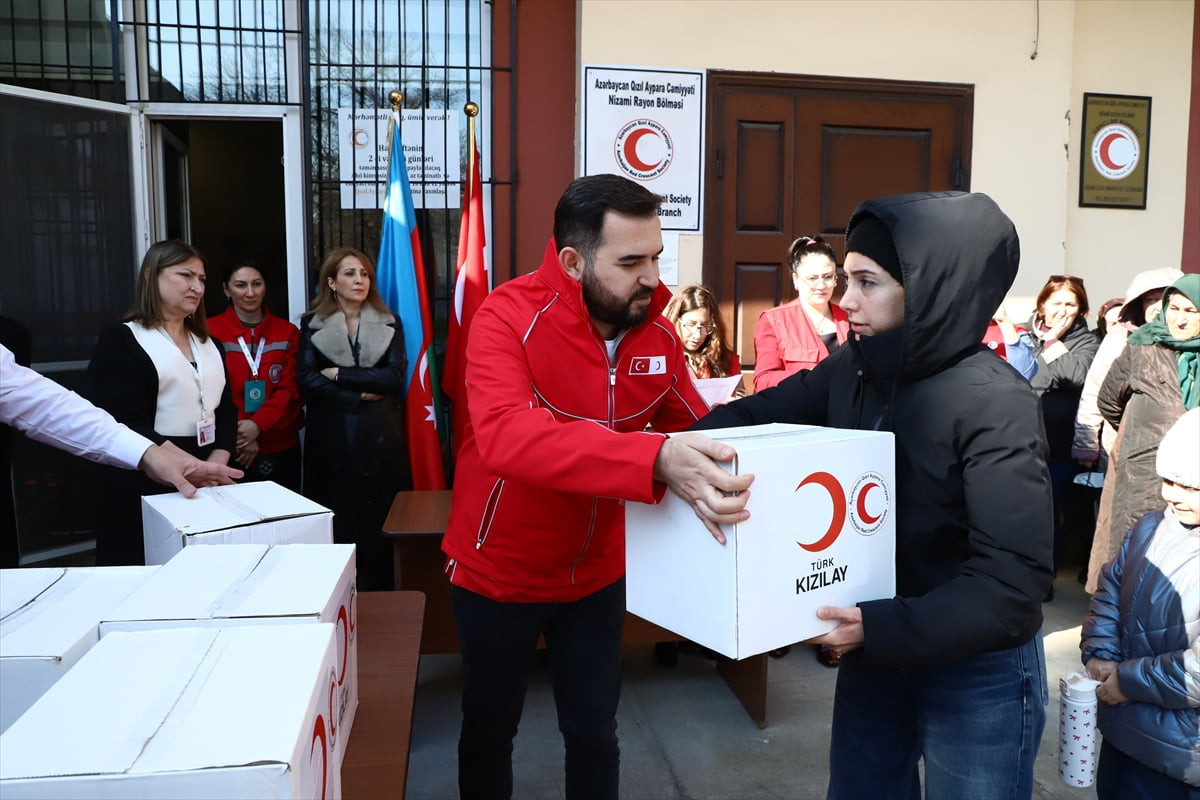 Türk Kızılayın ramazan yardımları kapsamında Azerbaycan'da 200 aileye ulaştıracağı yardım...