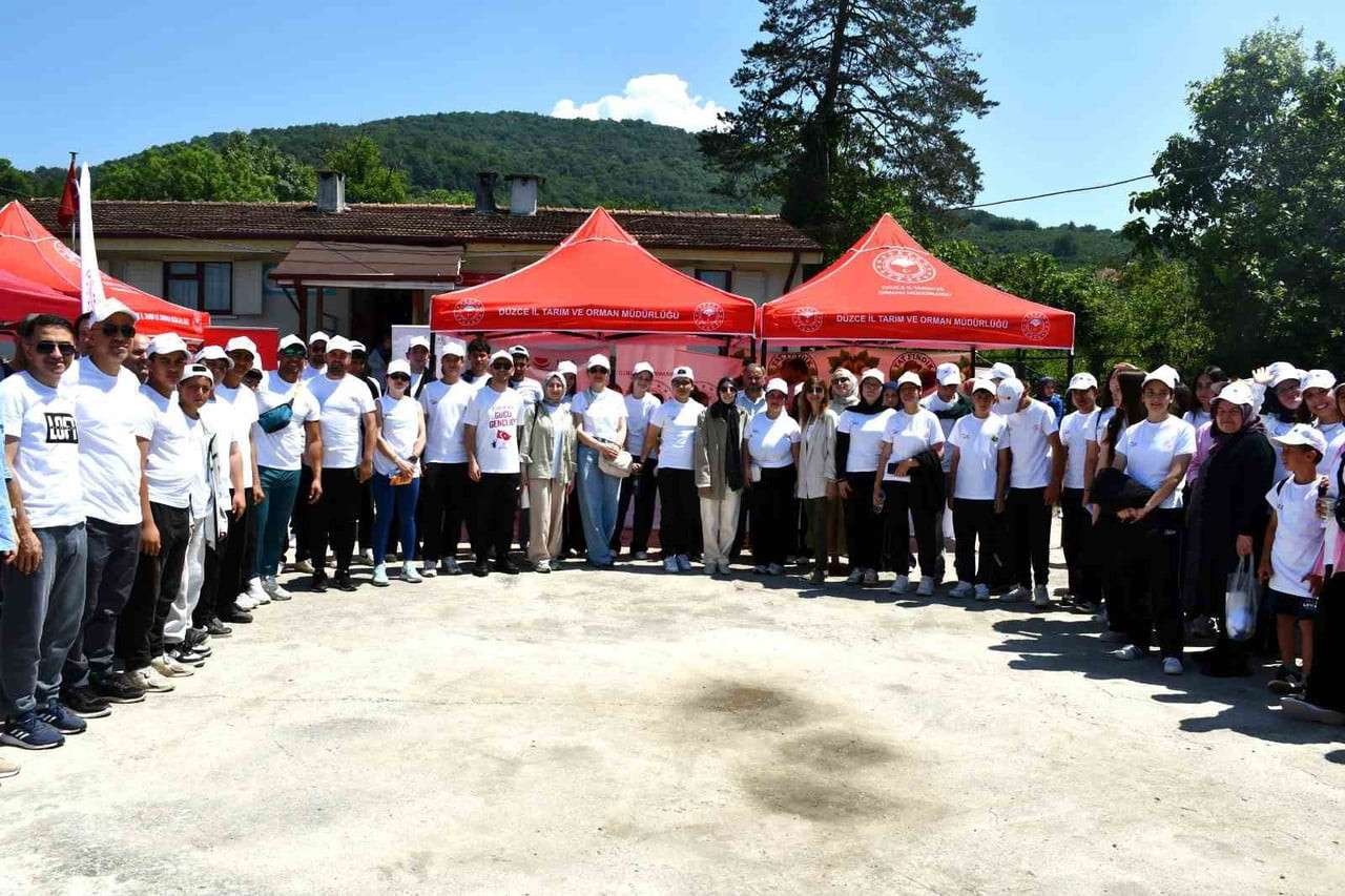 TÜRK MUTFAĞI HAFTASI ETKİNLİKLERİ KAPSAMINDA CUMAYERİ İLÇESİNDE DÜZENLENEN “FINDIKLI GÖZLEME...