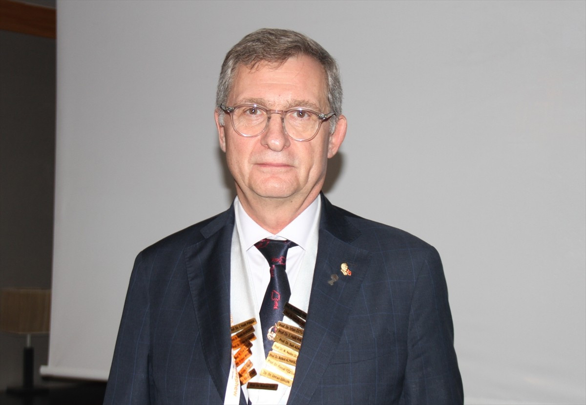 Türk Ortopedi ve Travmatoloji Birliği Derneği Yönetim Kurulu Üyesi Prof. Dr. Mehmet Demirhan...
