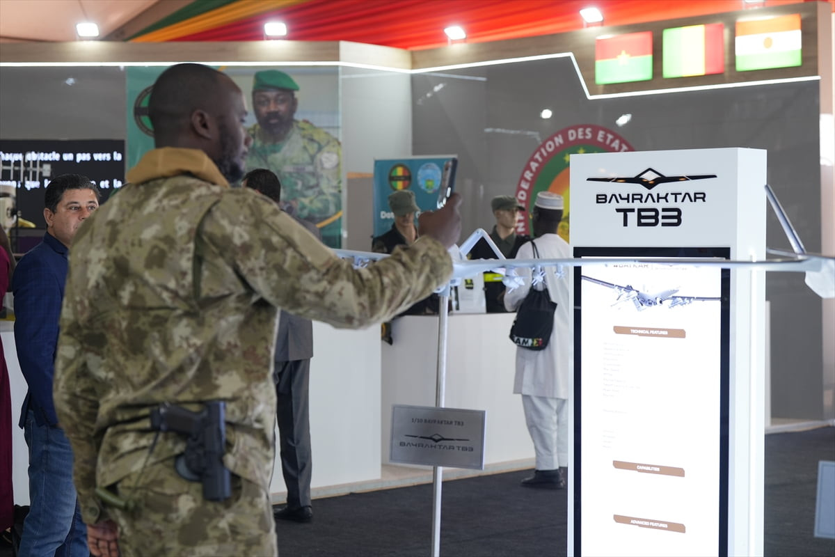 Türk savunma sanayisi şirketlerinin katılımıyla Mali'de ilk kez gerçekleştirilen Bamako Expo...