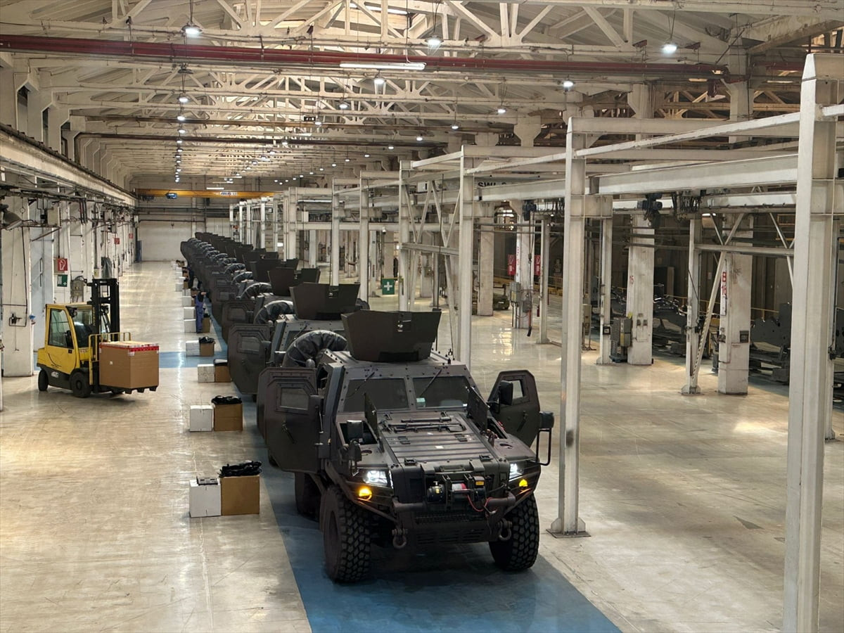 Türk savunma sanayisinin 1059 adetle tek kalemdeki en büyük zırhlı kara aracı ihracatı olan...