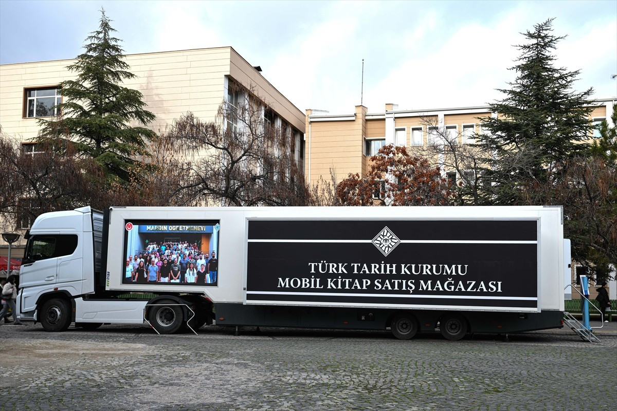 Türk Tarih Kurumunun (TTK) "Her Eve Bir Tarih Kitabı" projesi kapsamında hayata geçirdiği mobil...