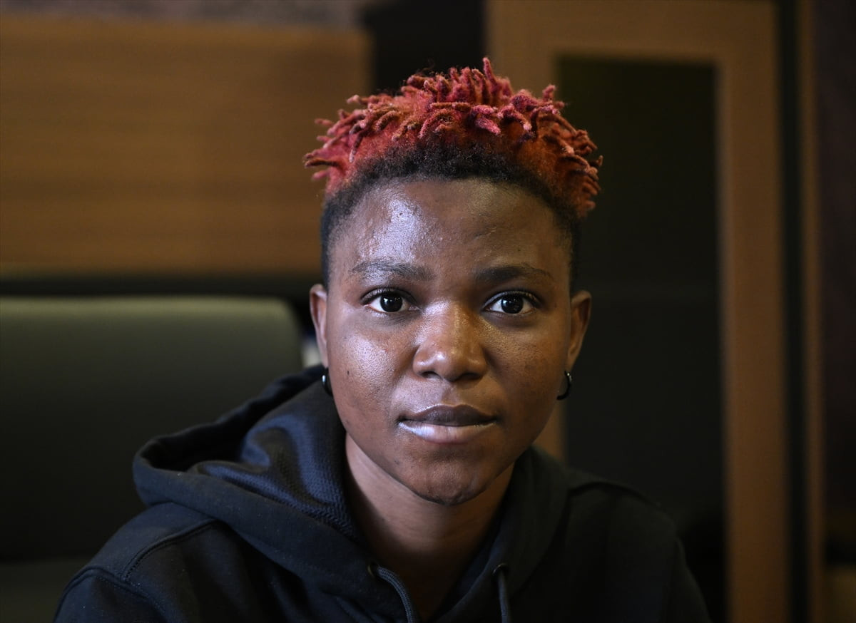 Turkcell Kadın Futbol Süper Ligi takımlarından ABB FOMGET'in Nijeryalı futbolcusu Suliat Abideen...