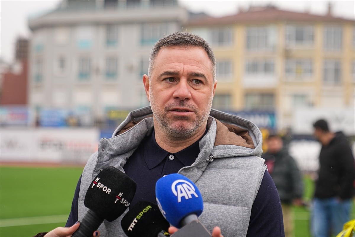 Turkcell Kadın Futbol Süper Ligi'nde 18. haftasındaki derbide Fenerbahçe arsaVev ile Beşiktaş...