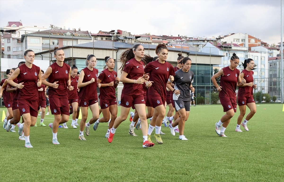 Turkcell Kadın Futbol Süper Ligi'nde mücadele eden Trabzonspor, yeni sezon hazırlıklarını...