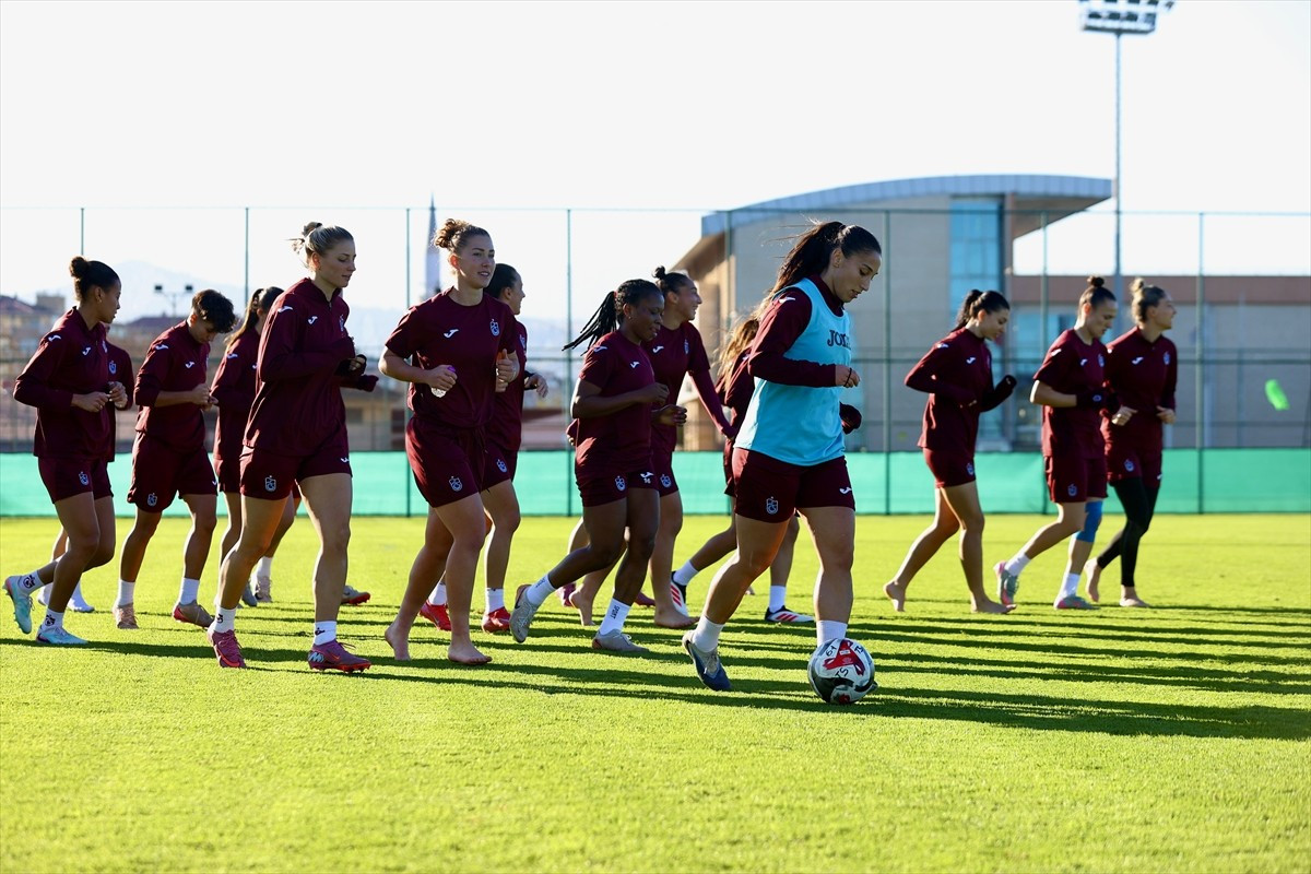 Turkcell Kadın Futbol Süper Ligi'nin 13. haftasında 21 Aralık Pazar günü sahasında Galatasaray...