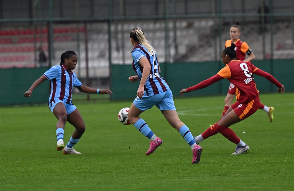 Turkcell Kadın Futbol Süper Ligi'nin 13. haftasında Trabzonspor ile Galatasaray GAİN, Kadir Özcan...