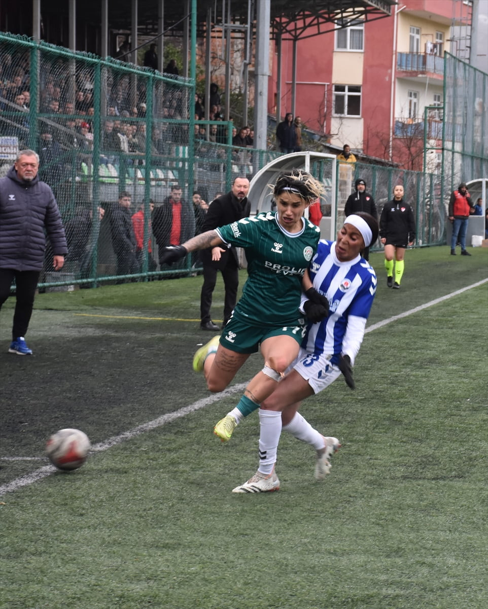 Turkcell Kadın Futbol Süper Ligi'nin 17. haftasında Prolift Giresun Sanayispor ile Hakkarigücü...