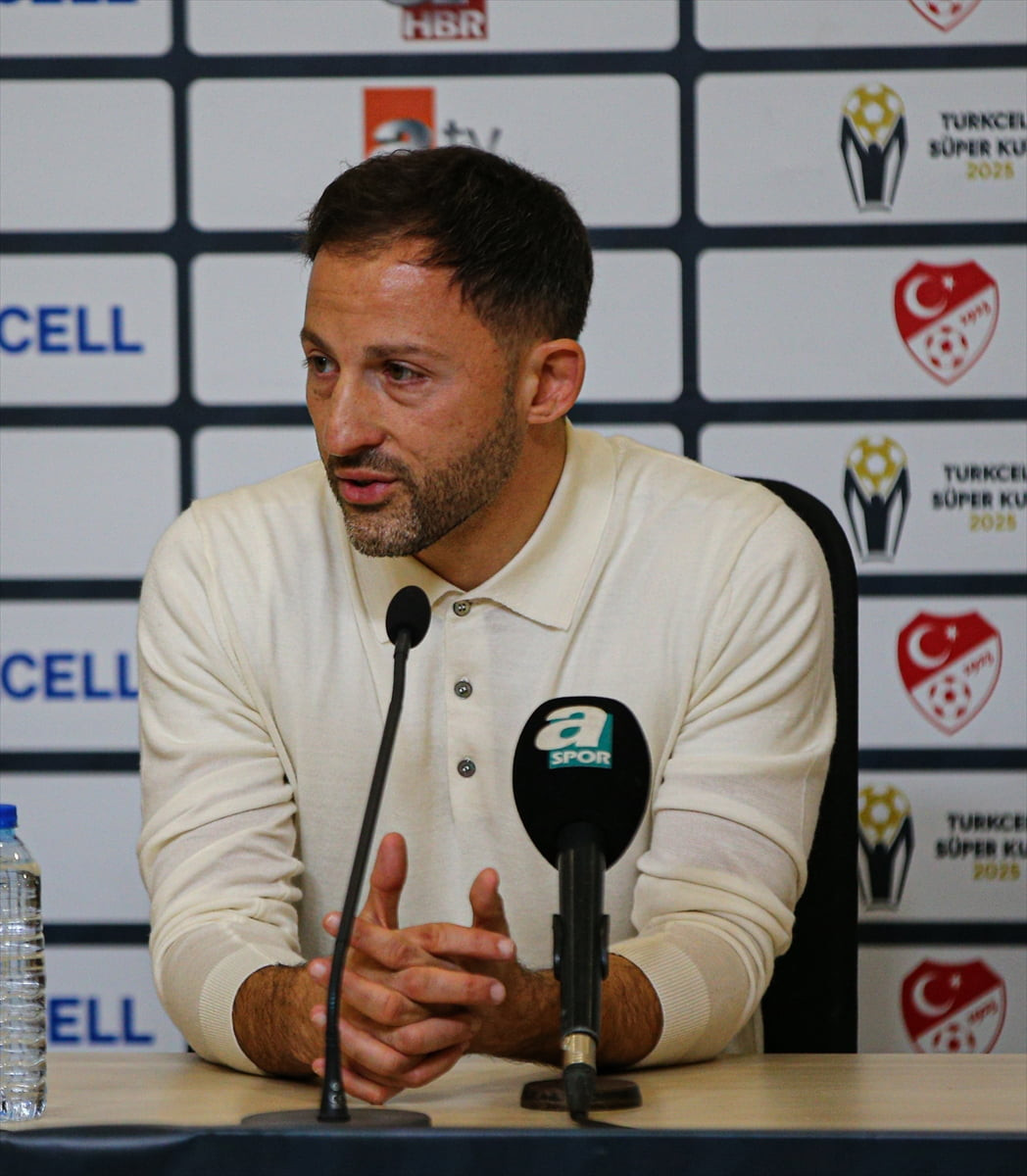 Turkcell Süper Kupa yarı finalinde Fenerbahçe ile Samsunspor takımları, Yeni Adana Stadı'nda...