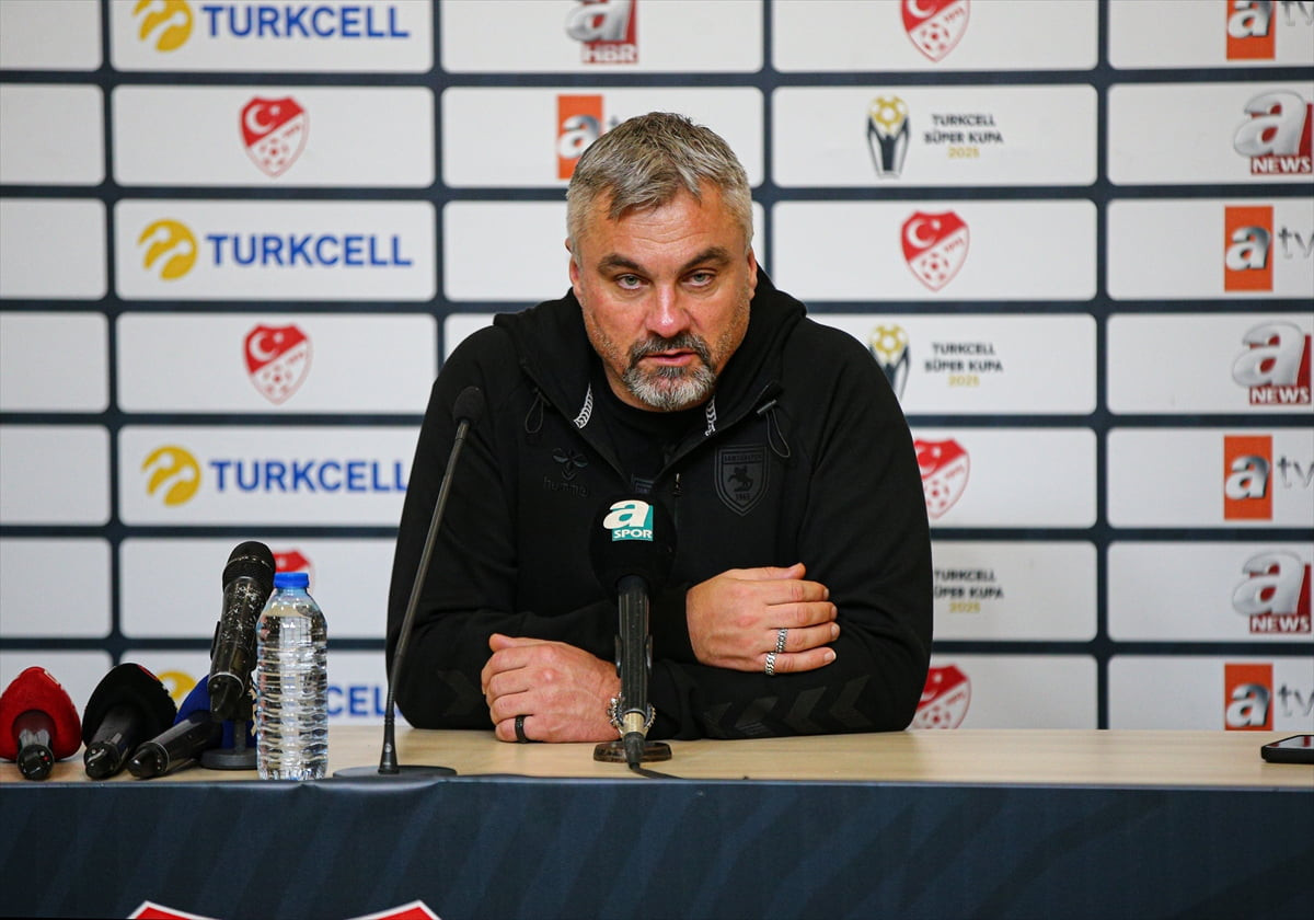 Turkcell Süper Kupa yarı finalinde Fenerbahçe ile Samsunspor, Yeni Adana Stadı'nda mücadele etti. ...