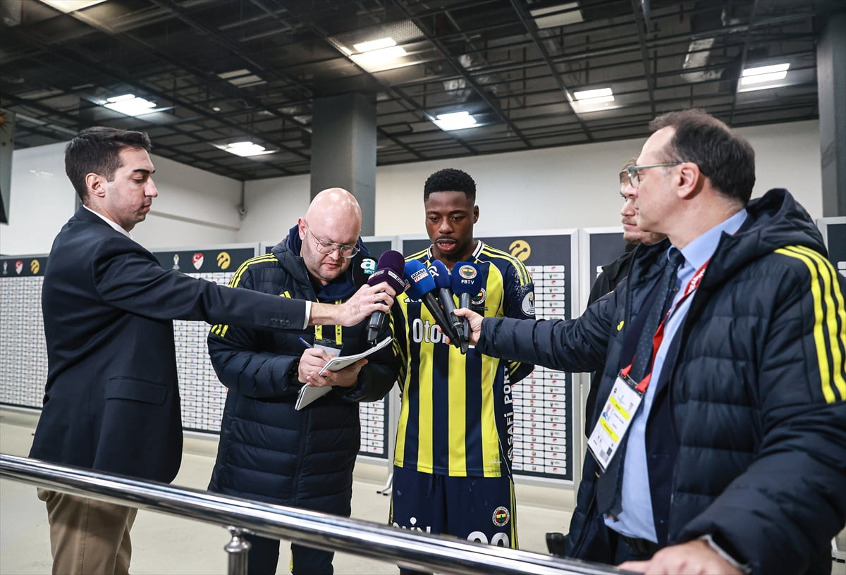 Turkcell Süper Kupa yarı finalinde Samsunspor'u 2-0 yenen Fenerbahçe'nin yeni transferi Anthony...