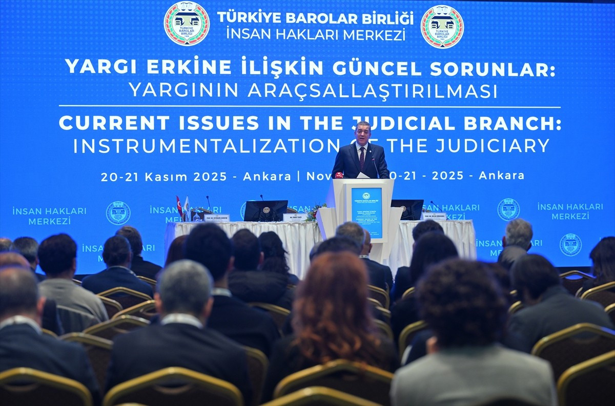 Türkiye Barolar Birliği (TBB) Başkanı Erinç Sağkan, TBB Özdemir Özok Kongre ve Kültür Merkezi'nde...