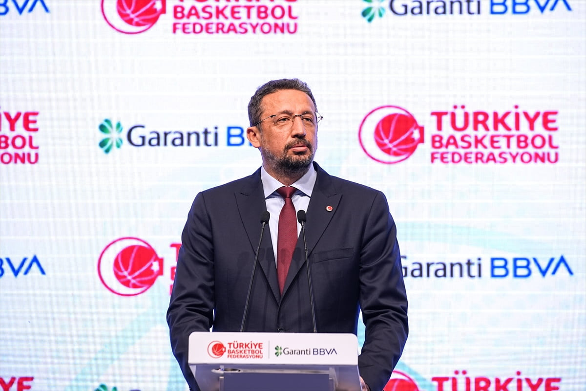 Türkiye Basketbol Federasyonu (TBF) ile Garanti BBVA arasındaki milli takımlar forma ve ana...