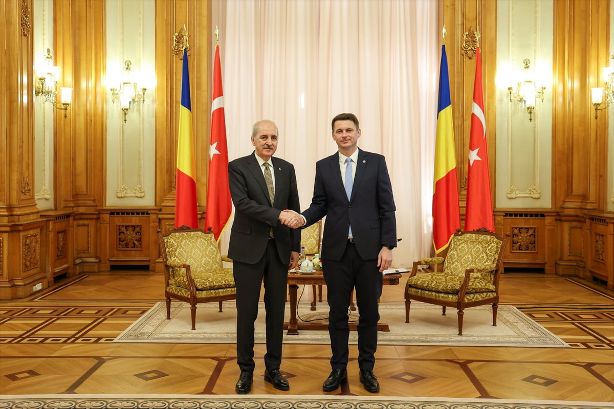 Türkiye Büyük Millet Meclisi (TBMM) Başkanı Numan Kurtulmuş (solda), resmi ziyaret...