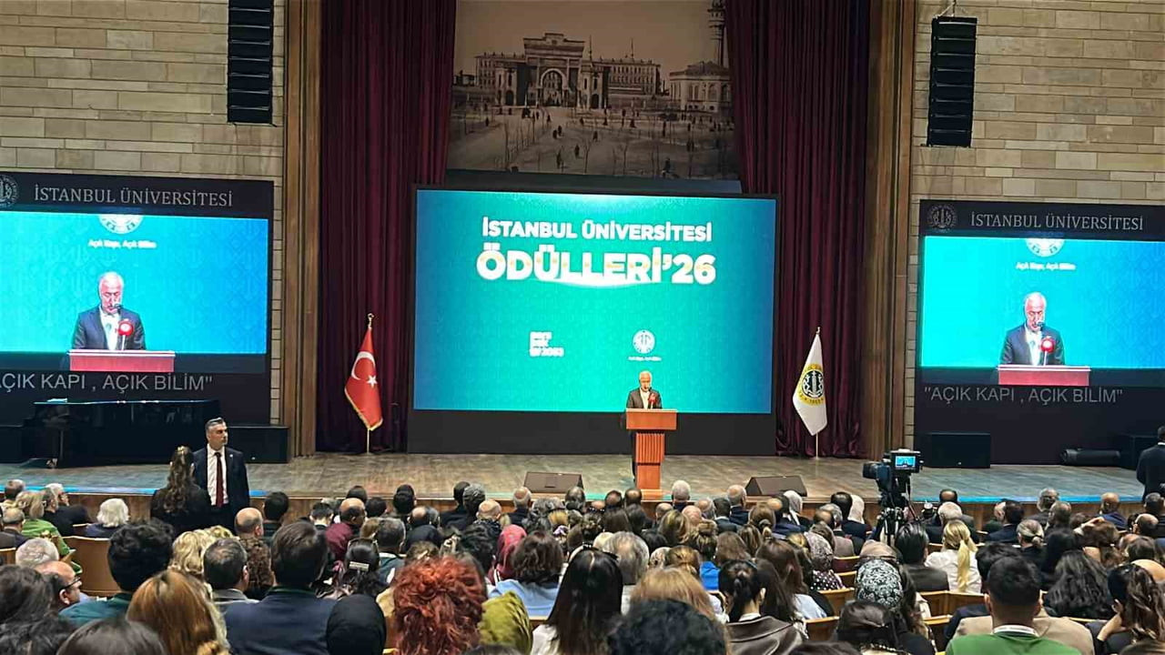 TÜRKİYE BÜYÜK MİLLET MECLİSİ (TBMM) BAŞKANI NUMAN KURTULMUŞ'A, İSTANBUL ÜNİVERSİTESİ'NDE...