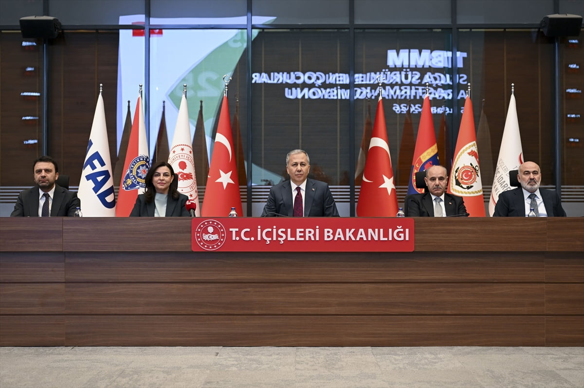 Türkiye Büyük Millet Meclisi (TBMM) Suça Sürüklenen Çocuklara İlişkin Araştırma Komisyonu üyeleri...