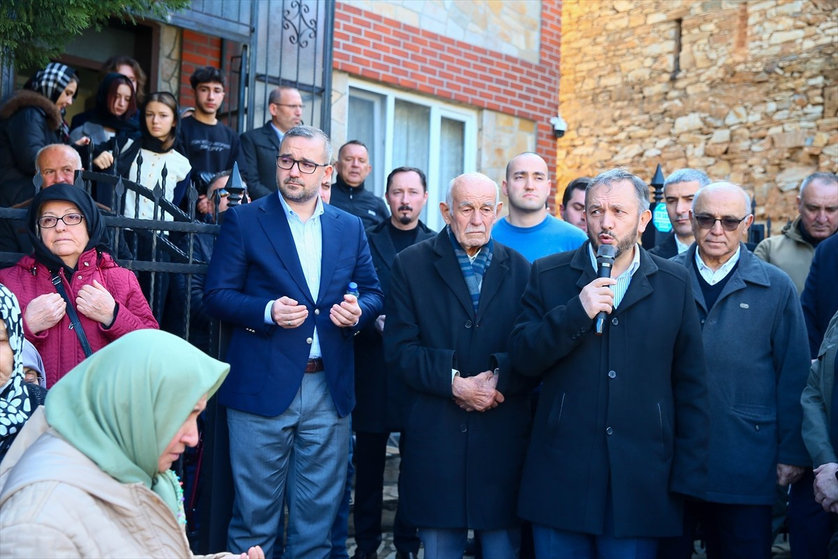 Türkiye Cumhuriyet Merkez Bankası (TCMB) Başkanı Fatih Karahan'ın (sağ4) annesi Hatice Karahan...