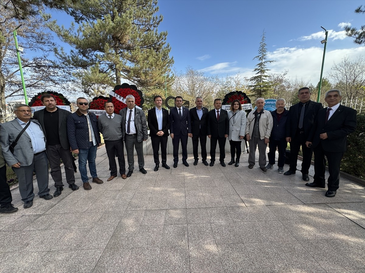 Türkiye Cumhuriyeti Devlet Demiryollarının (TCDD) ilk genel müdürü Behiç Erkin, vefatının 64'üncü...